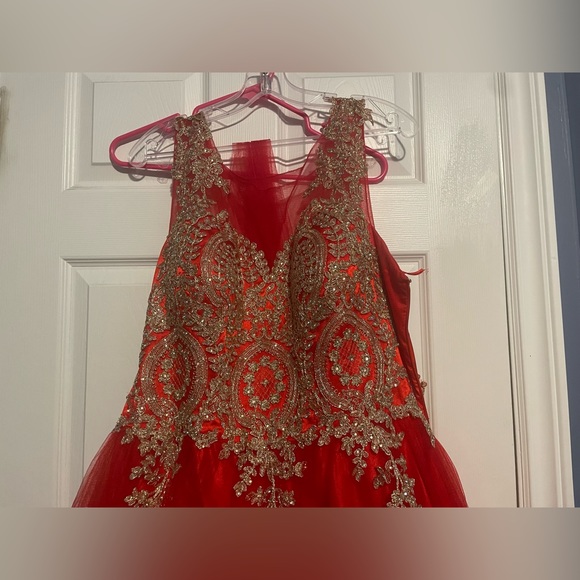 Red prom dress - Picture 2 of 9